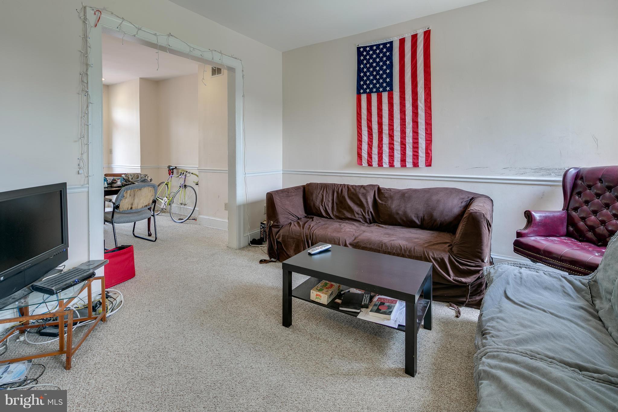 511 Columbia Road Northwest Washington, DC 20001 - Photo 6 of 25 Living Room