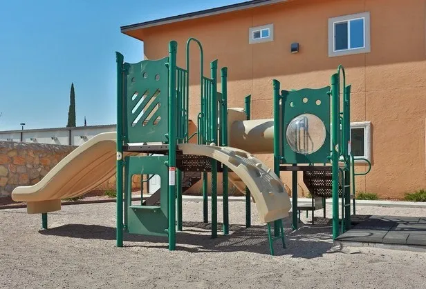 $855 | 1510 Fabens Road, Fabens, TX 79838