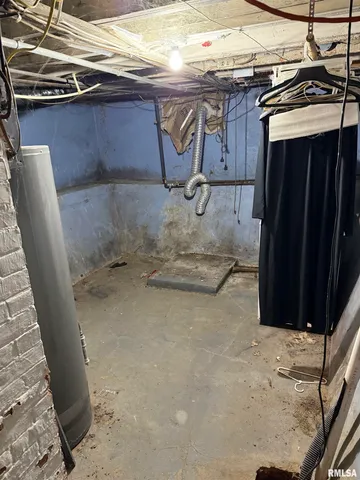 $56,185 | 307 East South Street, Astoria, IL 61501