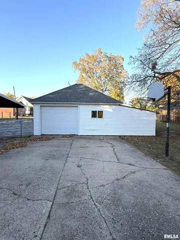 $56,185 | 307 East South Street, Astoria, IL 61501