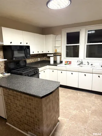 $56,185 | 307 East South Street, Astoria, IL 61501
