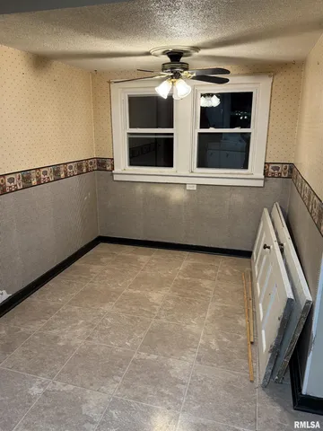 $56,185 | 307 East South Street, Astoria, IL 61501