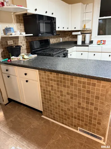 $56,185 | 307 East South Street, Astoria, IL 61501