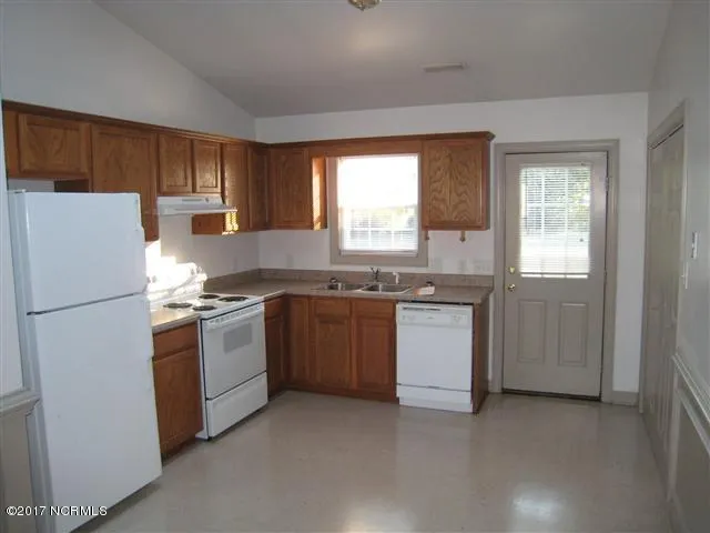 $1,100 | 145-2 Starling Road, Hubert, NC 28539