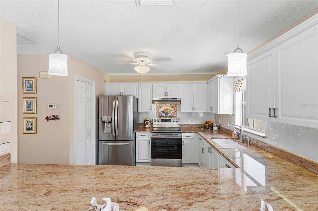 867 Oviedo Road Lady Lake, FL 32159 - Photo 3 of 35
