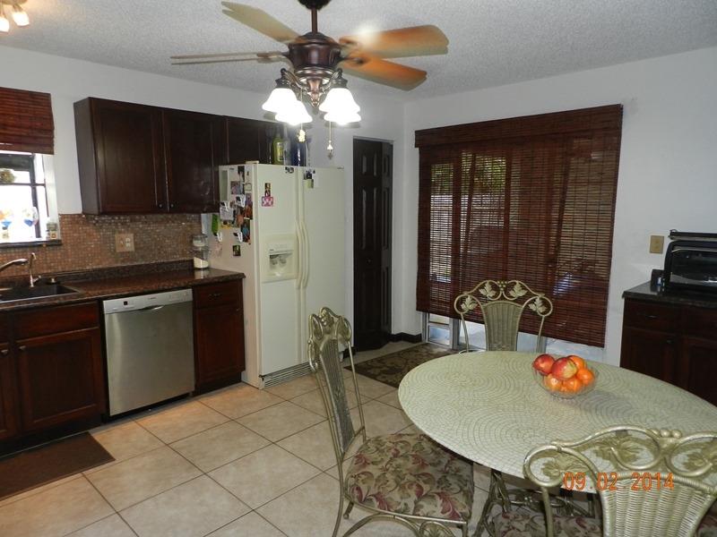 5845 Westfall Road Lake Worth, FL 33463 - Photo 5 of 16 DSCN7973