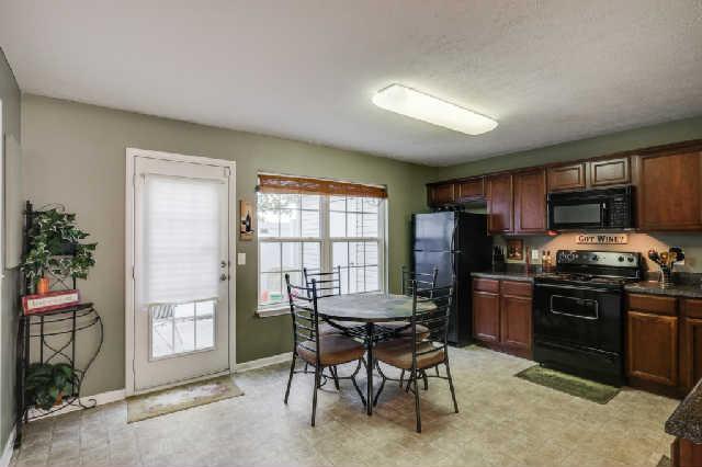 3055 London View Murfreesboro, TN 37128 - Photo 4 of 13 Plenty of countop space