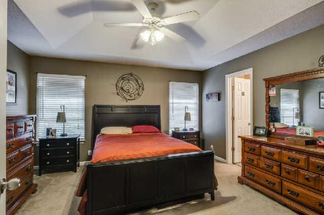 3055 London View Murfreesboro, TN 37128 - Photo 7 of 13 Master with Full Bath