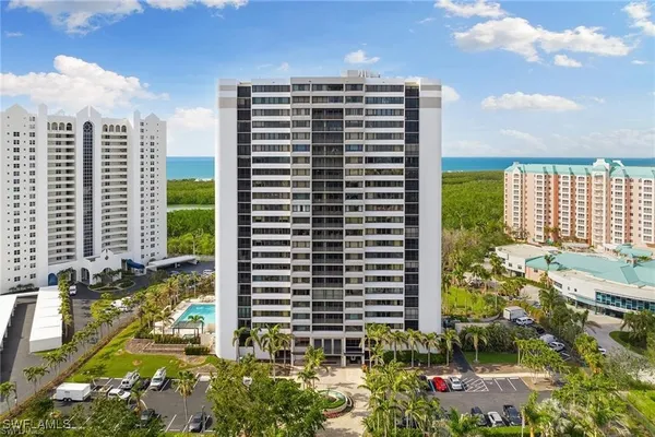 $7,000 | 5601 Turtle Bay Drive, Unit 302, Naples, FL 34108