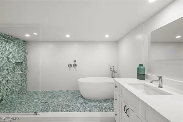 $7,000 | 5601 Turtle Bay Drive, Unit 302, Naples, FL 34108