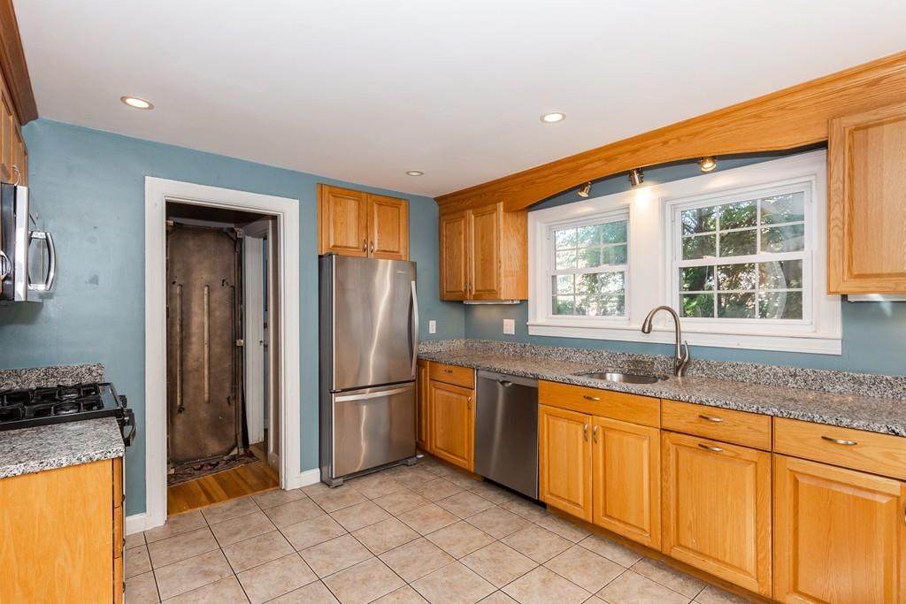 331 Appleton Street Arlington, MA 02476 - Photo 14 of 28 Gallery Image 14