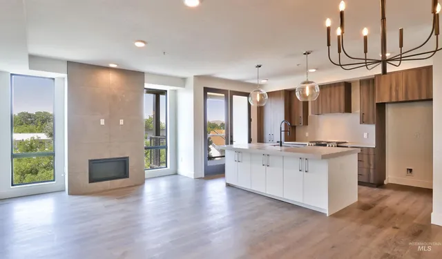 $549,900 | 1620 West Bannock Street, Unit 403, Boise, ID 83702