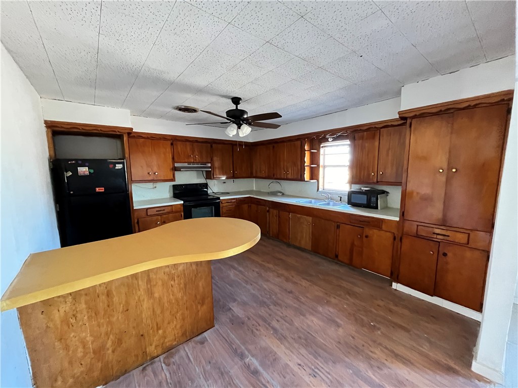 516 Stinson Street Freer, TX 78357 - Photo 4 of 34