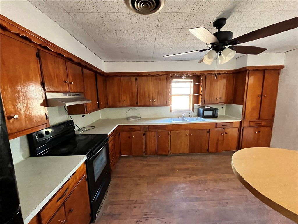 516 Stinson Street Freer, TX 78357 - Photo 5 of 34