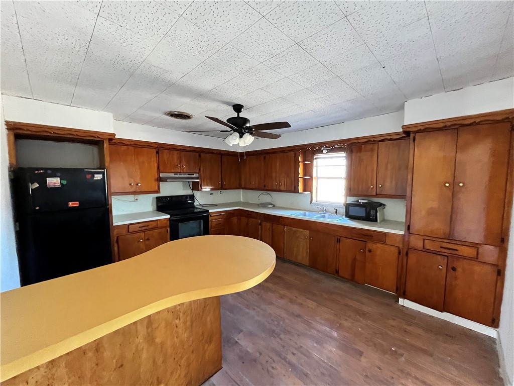 516 Stinson Street Freer, TX 78357 - Photo 8 of 34