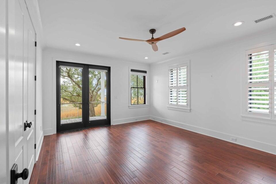 200 Queen Street Mount Pleasant, SC 29464 - Photo 9 of 30 20251203180407581342000000-o