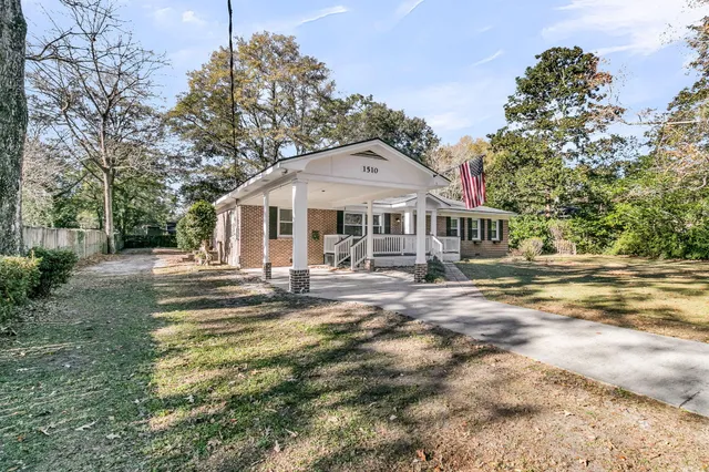 $399,995 | 1510 County Rd S-18-240, Summerville, SC 29485