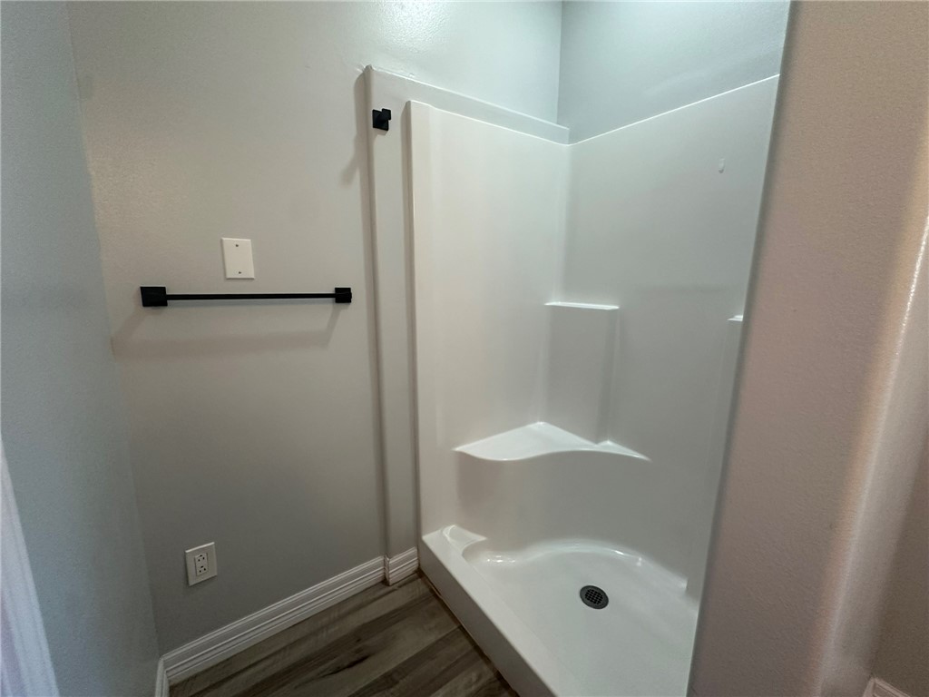 221 Commerce Street, Unit E Portland, TX 78374 - Photo 20 of 26 a bathroom with a sink