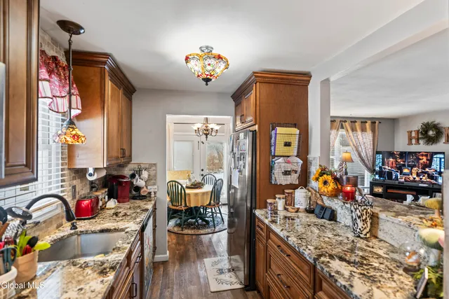 $320,000 | 15 Stirrup Drive, East Greenbush, NY 12061