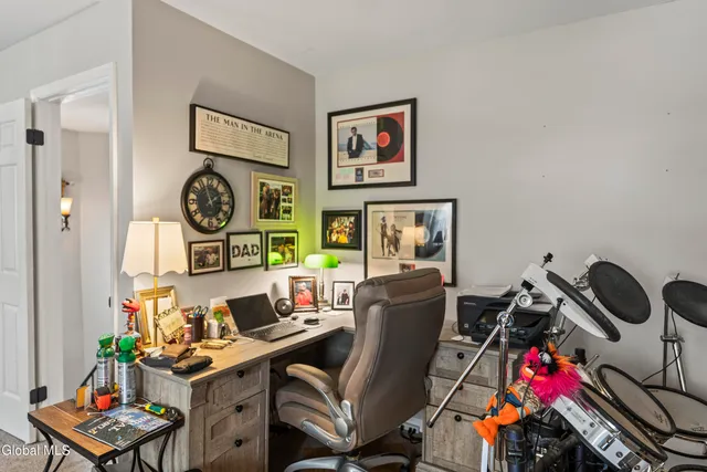 $320,000 | 15 Stirrup Drive, East Greenbush, NY 12061