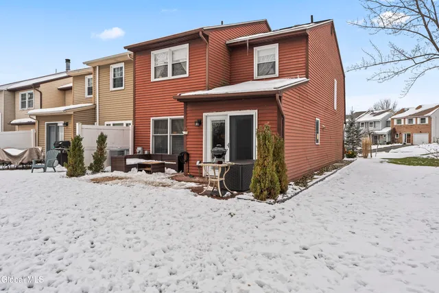 $320,000 | 15 Stirrup Drive, East Greenbush, NY 12061