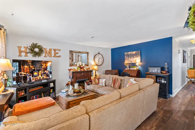 $320,000 | 15 Stirrup Drive, East Greenbush, NY 12061