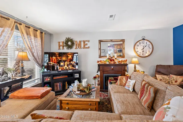 $320,000 | 15 Stirrup Drive, East Greenbush, NY 12061