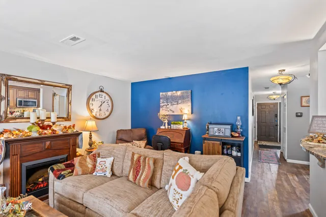 $320,000 | 15 Stirrup Drive, East Greenbush, NY 12061