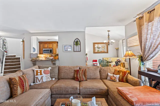 $320,000 | 15 Stirrup Drive, East Greenbush, NY 12061