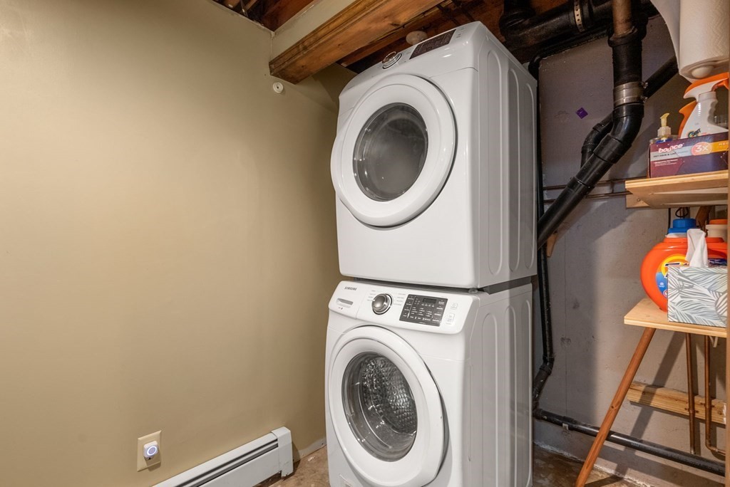 73 Northridge Road Westfield, MA 01085 - Photo 14 of 21 a utility room with dryer and washer