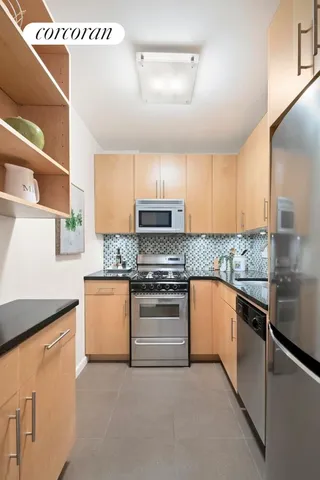$599,000 | 145 East 15th Street, Unit 4C | Gramercy