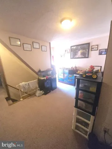 a view of livingroom with furniture