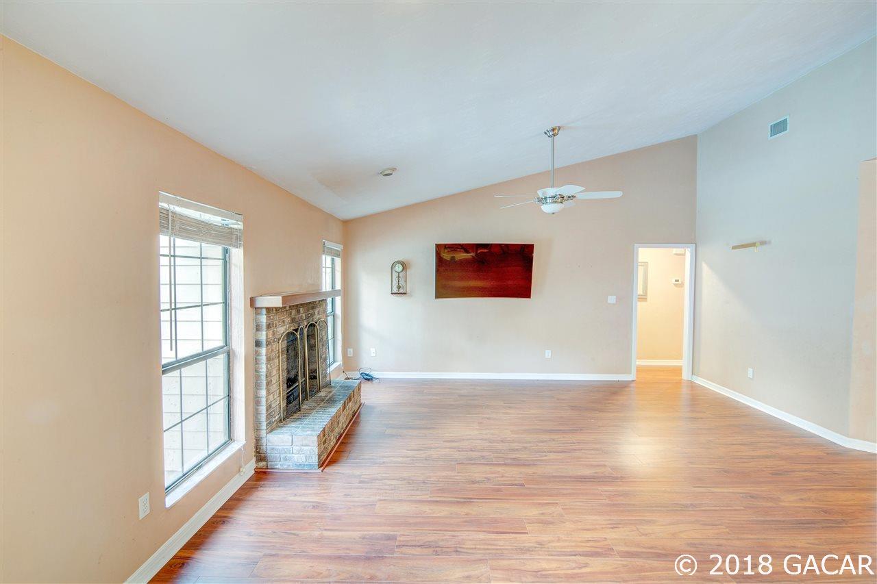 910 Southwest 79 Terrace Gainesville, FL 32607 - Photo 12 of 28 Gallery Image 12