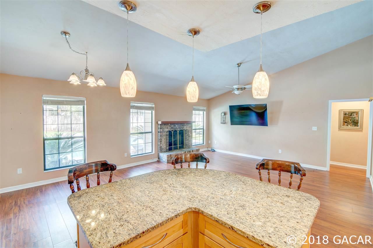 910 Southwest 79 Terrace Gainesville, FL 32607 - Photo 9 of 28 Gallery Image 9