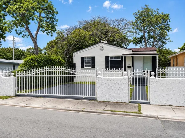 $2,695 | 1114 Northwest 59th Street, Miami, FL 33127