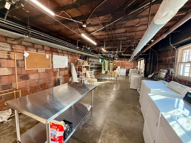 307 North Prairie Street, Unit 9 Champaign, IL 61820 - Photo 34 of 41 a view of a room with gym equipment