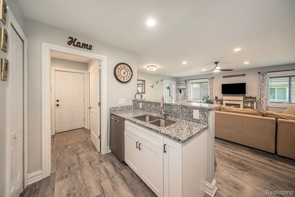 804 Chelsea Ridge Court Howell, MI 48843 - Photo 11 of 28