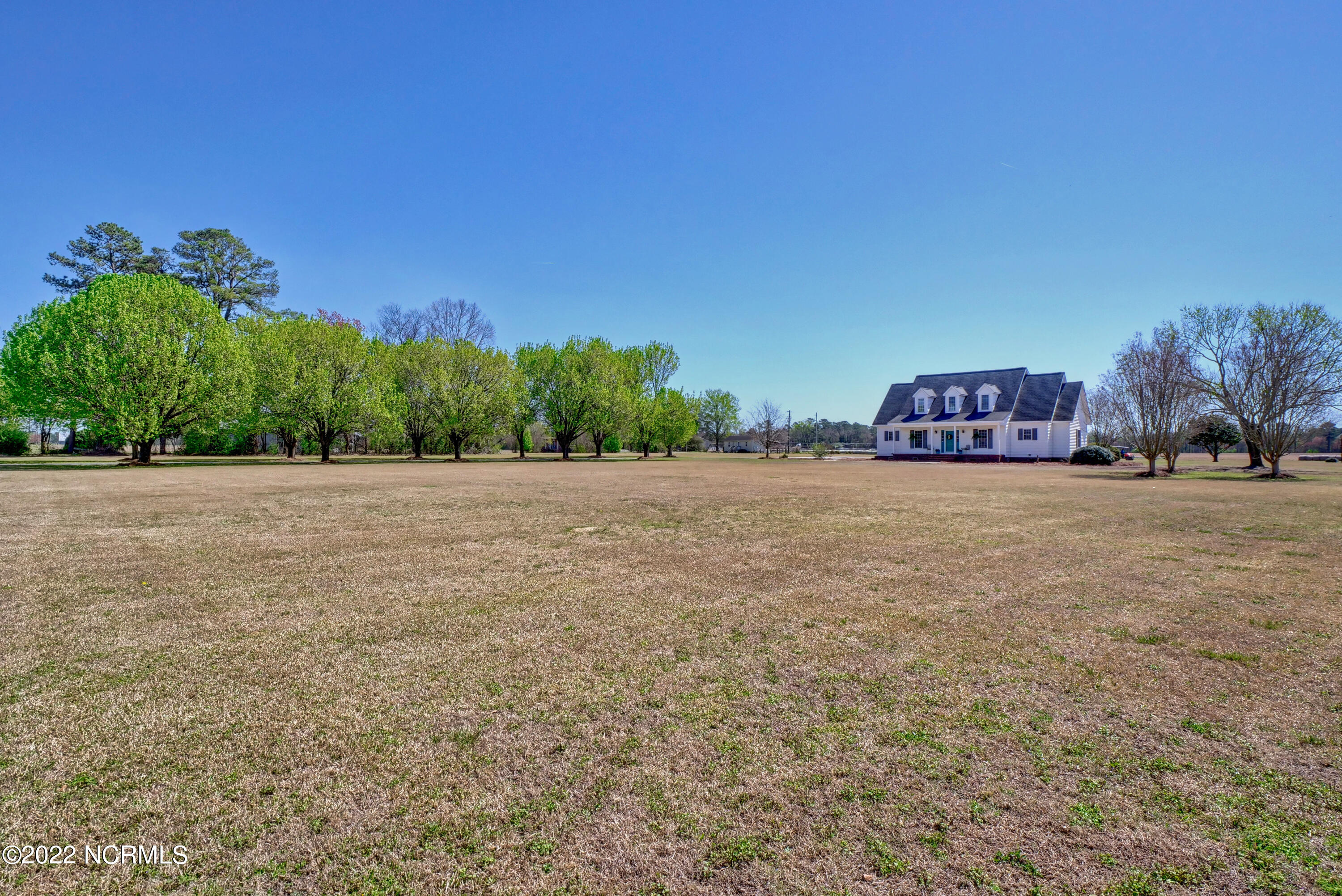 626 Quinn Store Road Beulaville, NC 28518 - Photo 4 of 43 004_p7977817_18_19_20_21_22_23