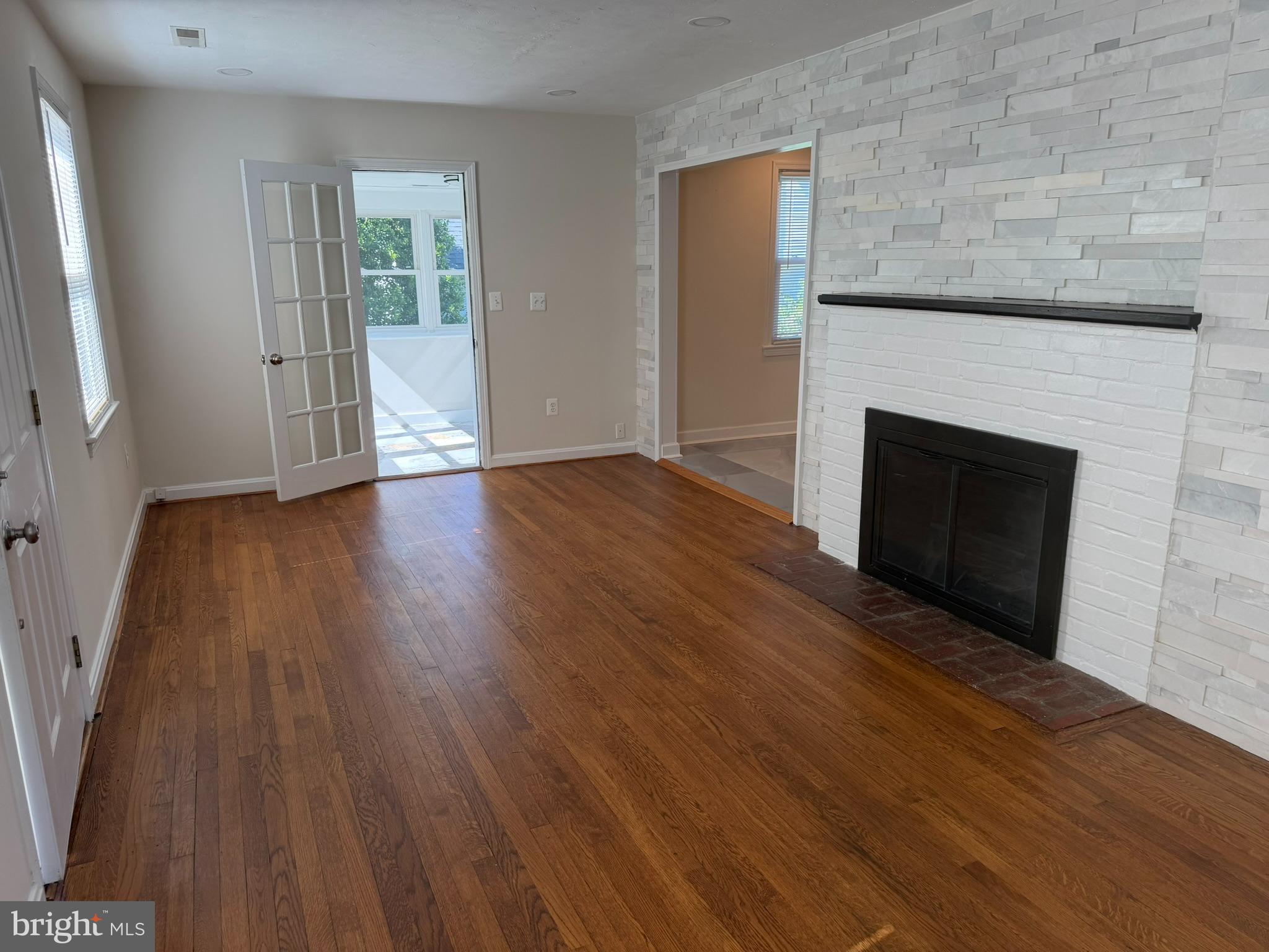 2923 Fairhill Road Fairfax, VA 22031 - Photo 6 of 63