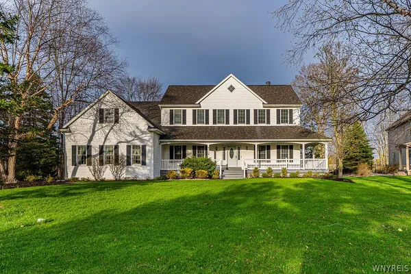 $699,900 | 8116 Floss Lane, Clarence, NY 14051