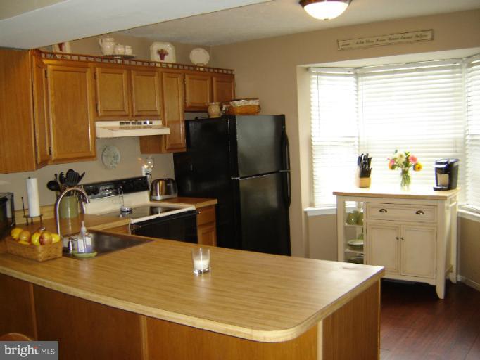 326 Rambling Ridge Court Pasadena, MD 21122 - Photo 9 of 29 Kitchen