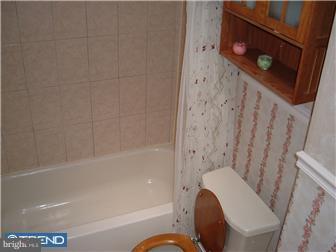 7221 Brent Road Upper Darby, PA 19082 - Photo 7 of 12