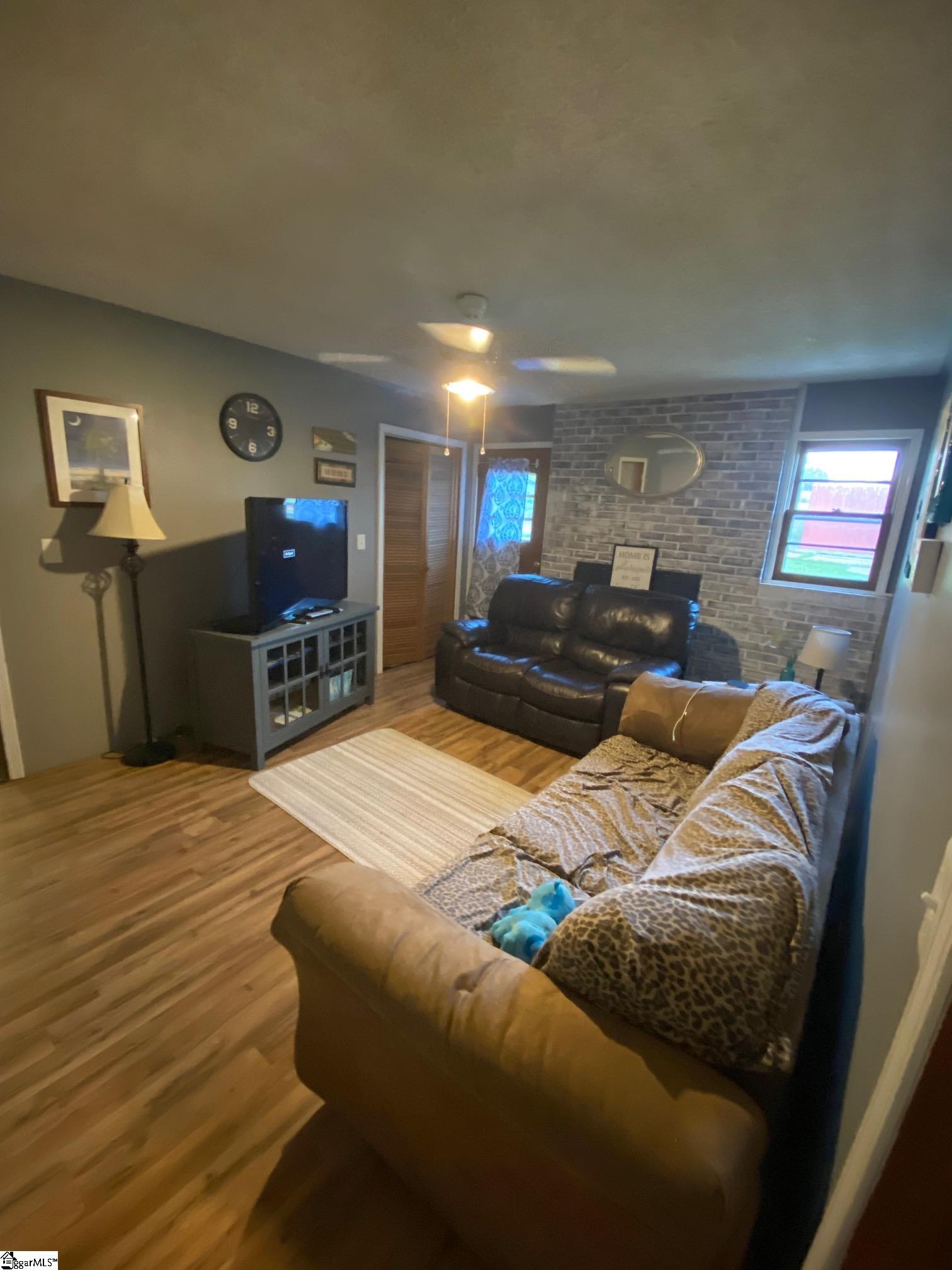 222 Bellview Church Road Laurens, SC 29360 - Photo 2 of 17 Gallery Image 2