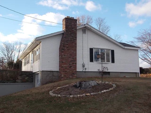 $343,000 | 78 2nd Island Road, Webster, MA 01570