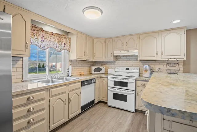 $343,000 | 78 2nd Island Road, Webster, MA 01570