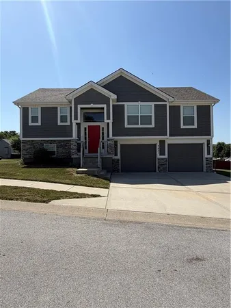 $385,000 | 7831 North Walrond Avenue, Kansas City, MO 64119