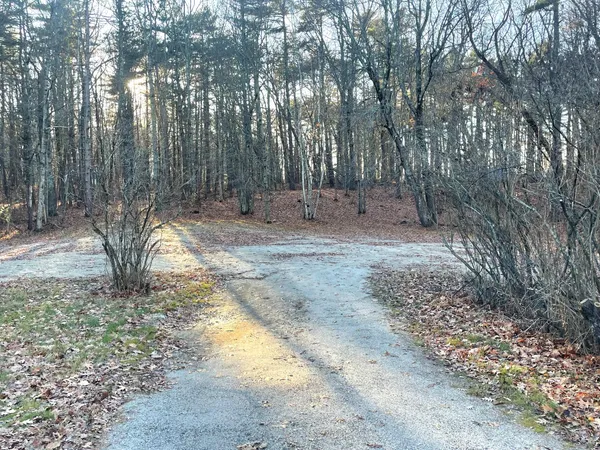 $325,000 | 1042 Roosevelt Trail, Windham, ME 04062