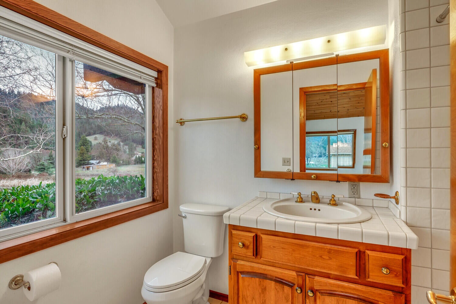 6901 Thompson Creek Road Jacksonville, OR 97530 - Photo 49 of 88 Studio