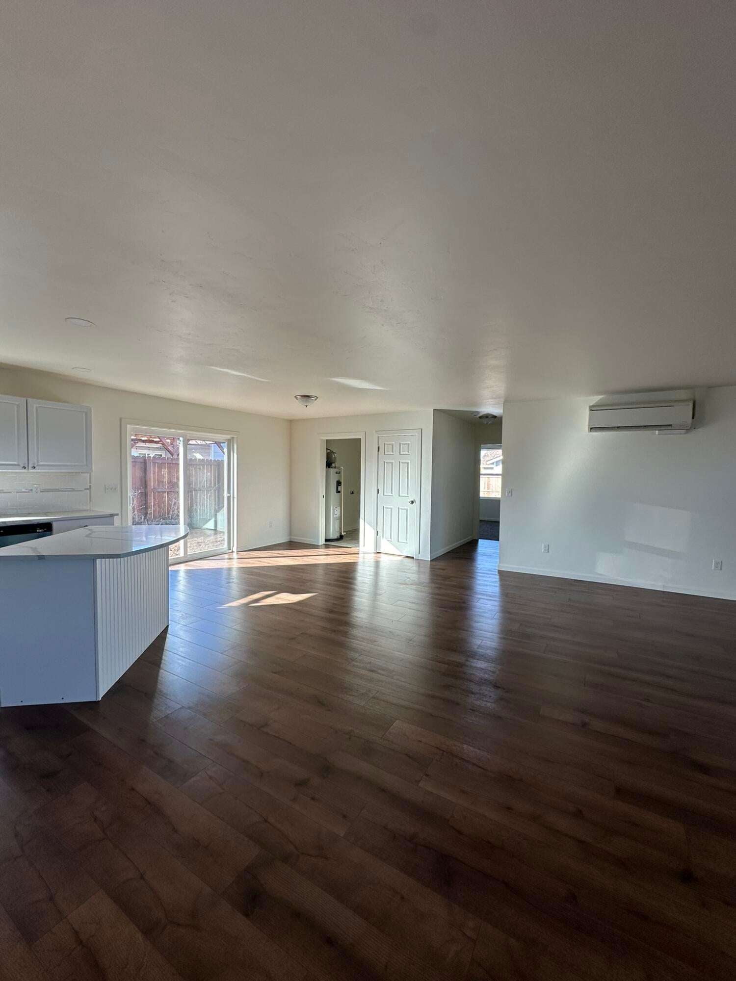 655 Scenic Loop Culver, OR 97734 - Photo 17 of 31 Living Room to Dining