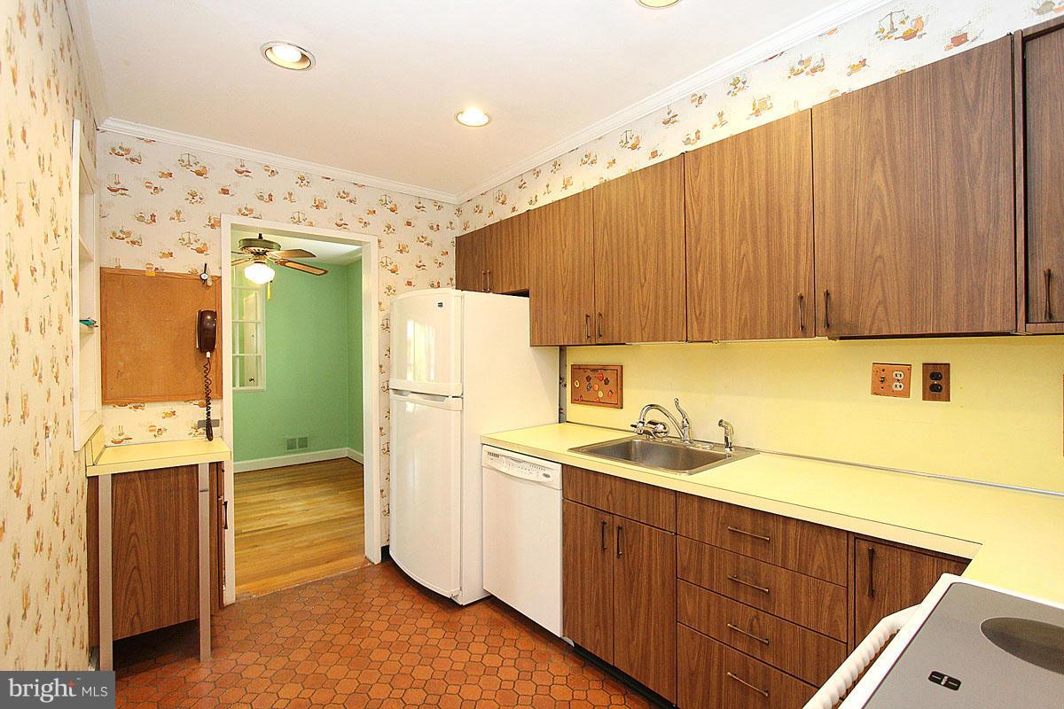 202 East Schuyler Road Silver Spring, MD 20901 - Photo 12 of 30 Kitchen
